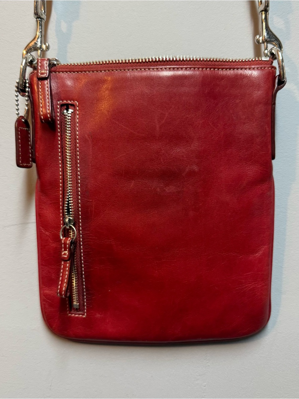 vintage - Coach - Red Leather Crossbody Bag with Front & back Pockets - Picture 8 of 12